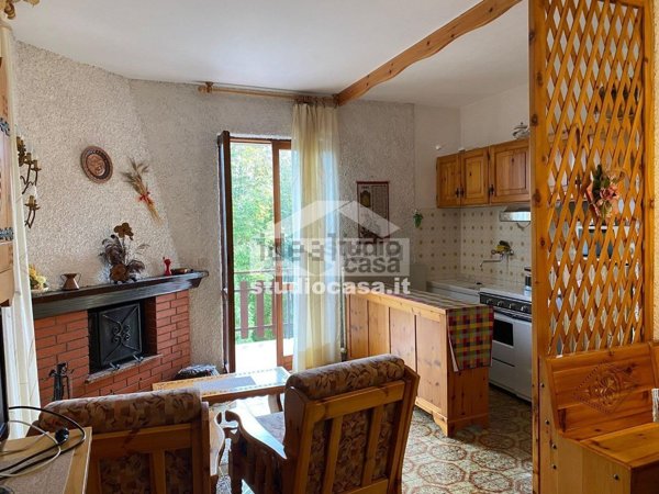 appartamento in vendita a Zogno in zona Miragolo San Marco