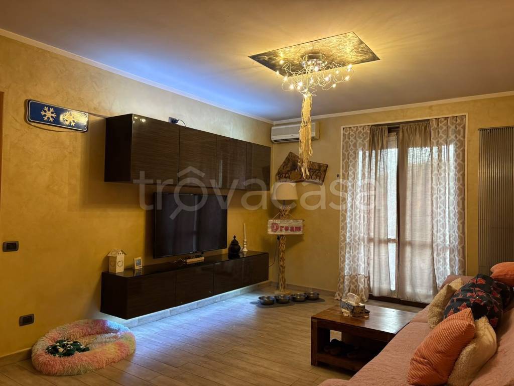 appartamento in vendita a Zogno in zona Endenna