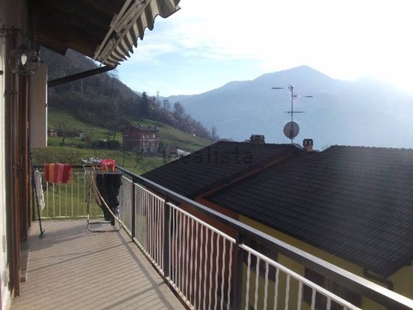 casa indipendente in vendita a Zogno in zona Endenna