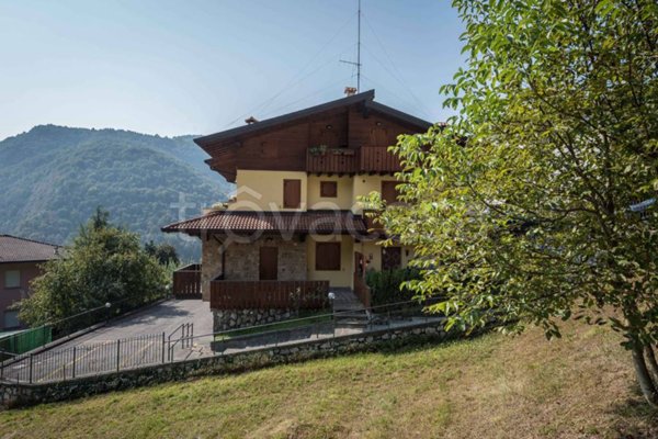 appartamento in vendita a Costa Serina