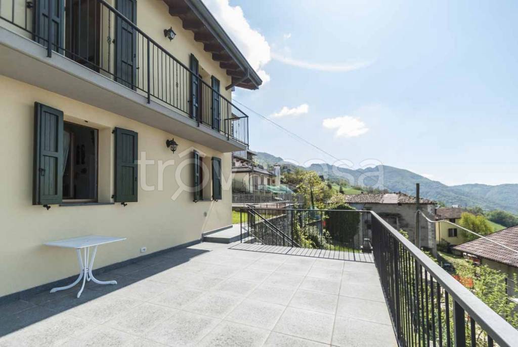 casa indipendente in vendita a Costa Serina