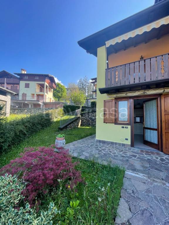 appartamento in vendita a Costa Serina