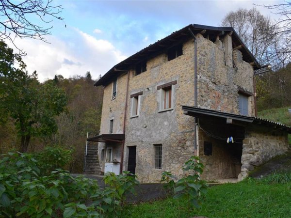 casa indipendente in vendita a Costa Serina