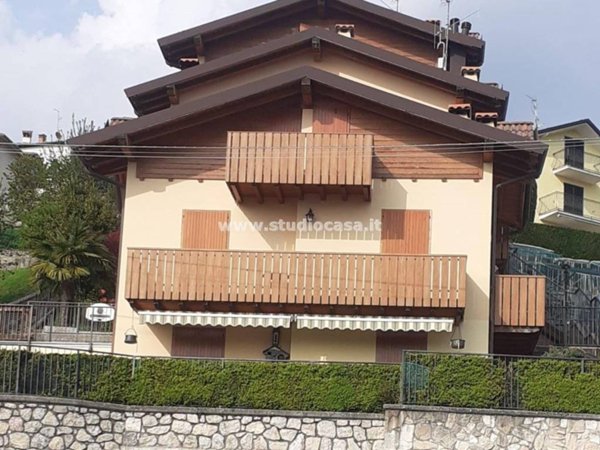 appartamento in vendita a Costa Serina