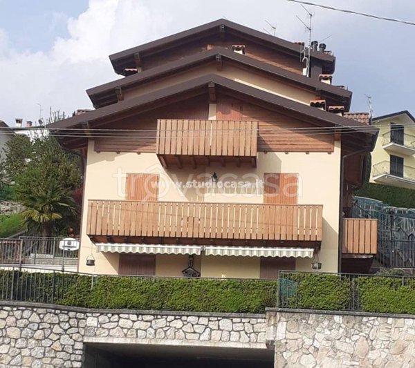 appartamento in vendita a Costa Serina