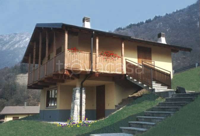casa indipendente in vendita a Costa Serina