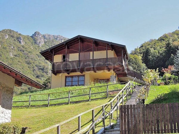casa indipendente in vendita a Costa Serina