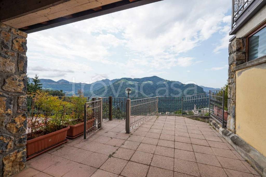 appartamento in vendita a Costa Serina