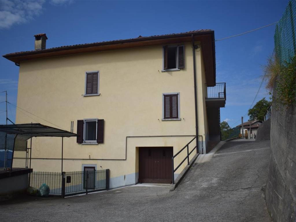 appartamento in vendita a Costa Serina