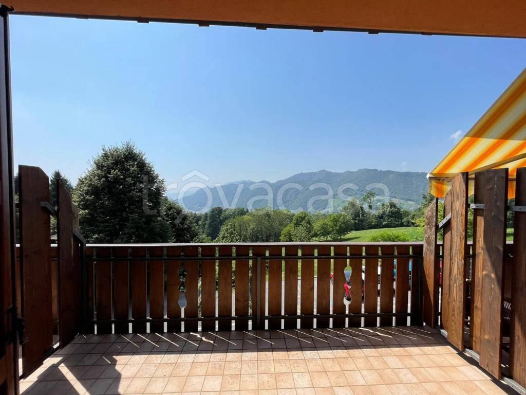 appartamento in vendita a Costa Serina