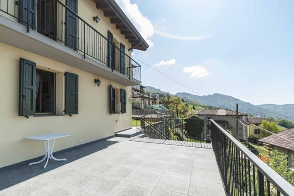 casa indipendente in vendita a Costa Serina