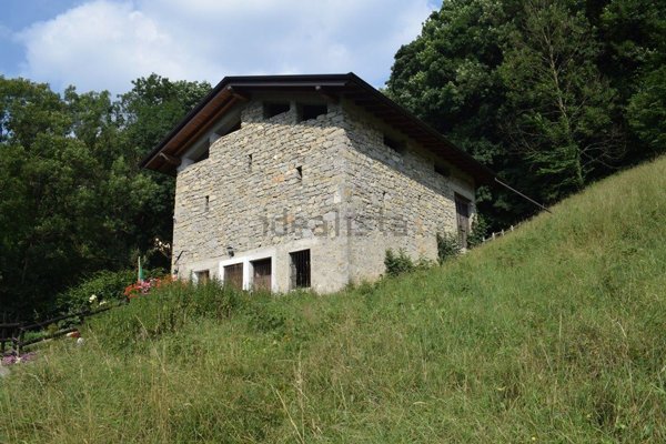 appartamento in vendita a Costa Serina