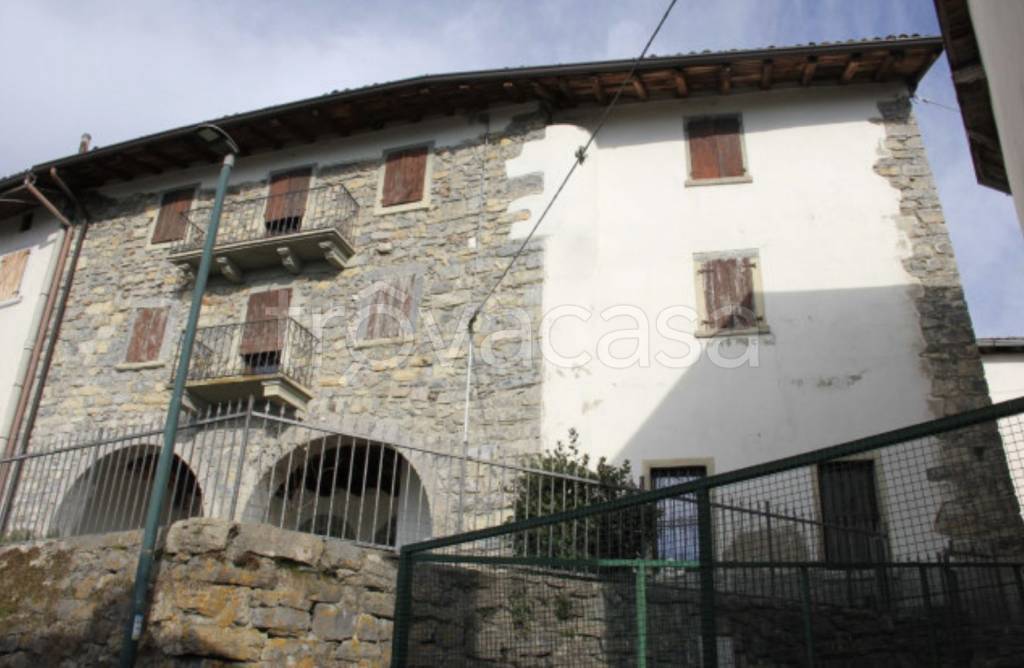 appartamento in vendita a Costa Serina