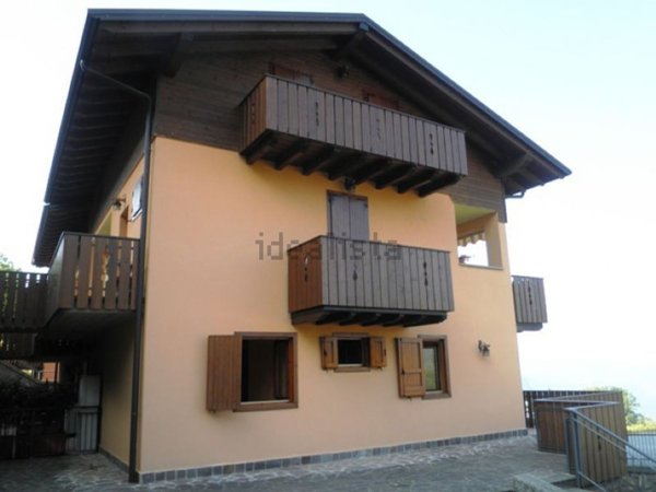 appartamento in vendita a Costa Serina