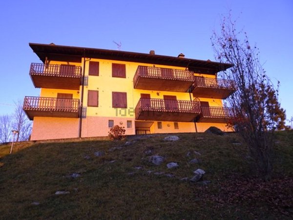 appartamento in vendita a Costa Serina