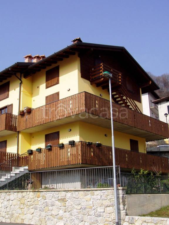 appartamento in vendita a Costa Serina