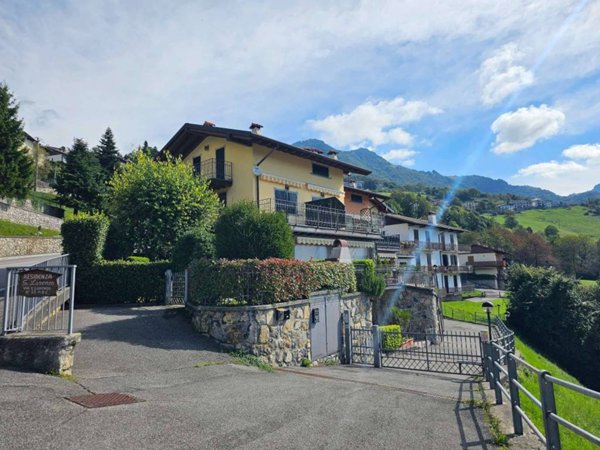 appartamento in vendita a Costa Serina