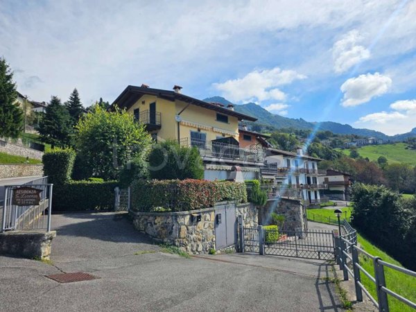 appartamento in vendita a Costa Serina