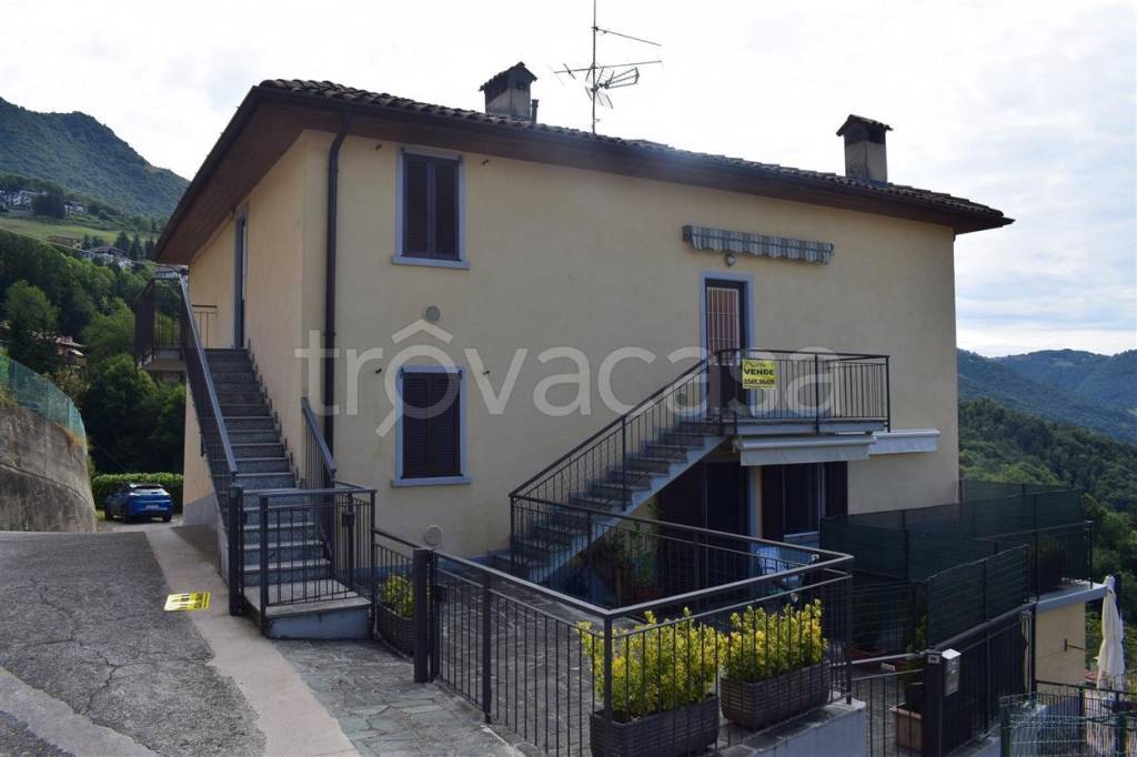 appartamento in vendita a Costa Serina