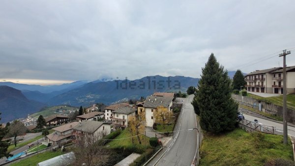 appartamento in vendita a Costa Serina