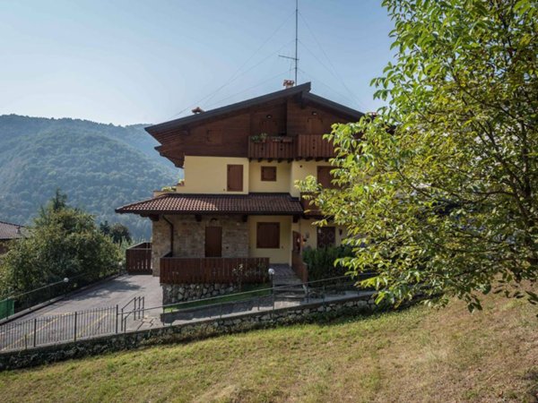 appartamento in vendita a Costa Serina