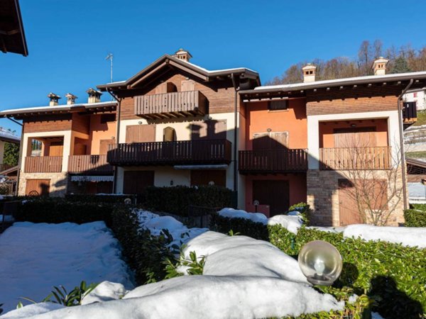 appartamento in vendita a Costa Serina