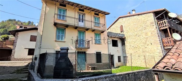 pentavano in vendita a Costa Serina