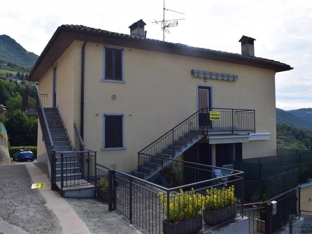 appartamento in vendita a Costa Serina
