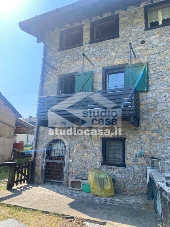 appartamento in vendita a Costa Serina