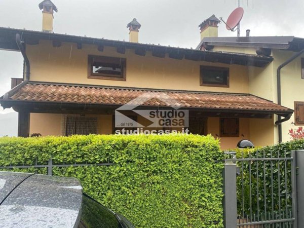 appartamento in vendita a Costa Serina