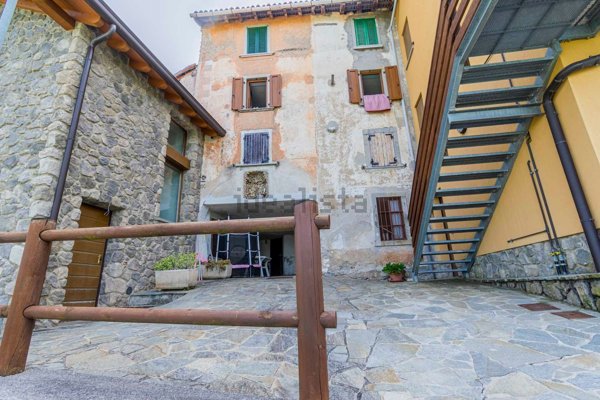 casa indipendente in vendita a Costa Serina
