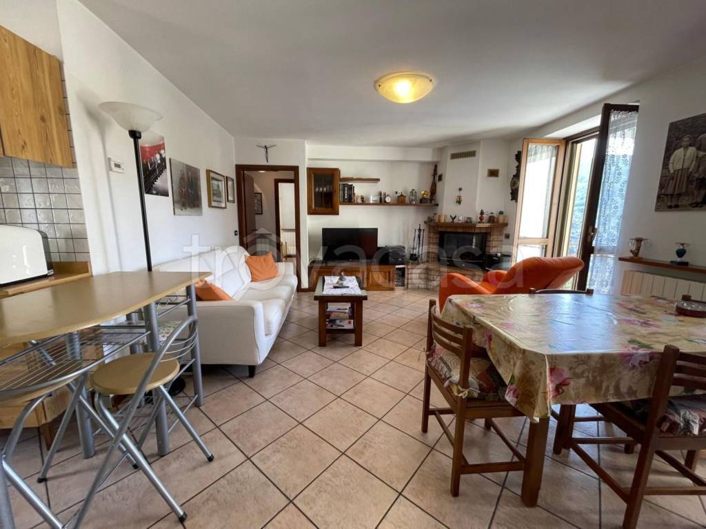 appartamento in vendita a Costa Serina