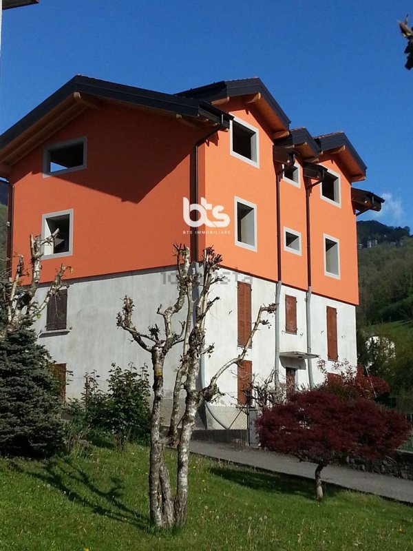 casa semindipendente in vendita ad Algua in zona Rigosa