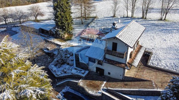casa indipendente in vendita ad Algua in zona Rigosa