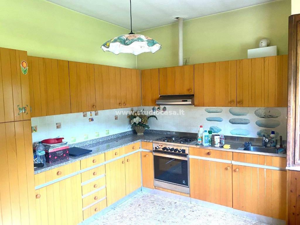 casa indipendente in vendita ad Algua in zona Sambusita