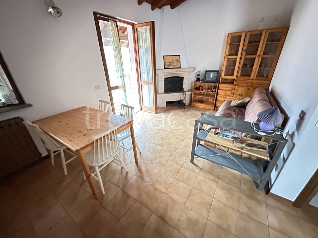 appartamento in vendita ad Algua in zona Rigosa