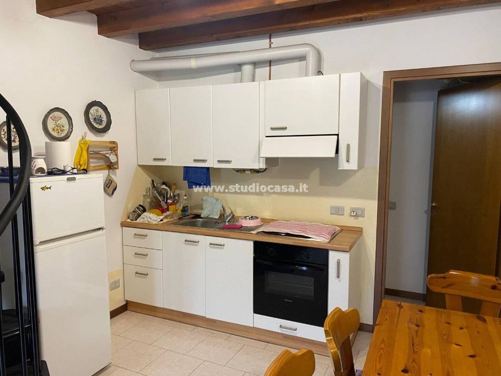 casa indipendente in vendita ad Algua in zona Frerola