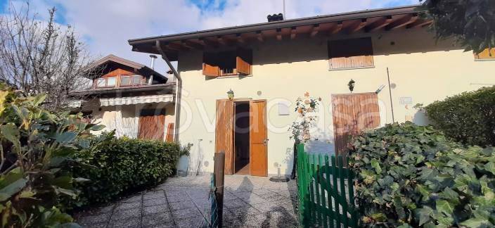 appartamento in vendita ad Algua in zona Rigosa