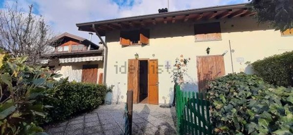 appartamento in vendita ad Algua in zona Rigosa