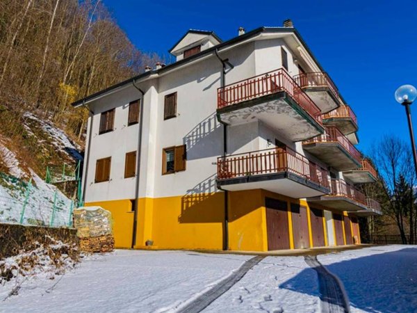 appartamento in vendita ad Algua in zona Sambusita
