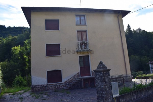 casa indipendente in vendita ad Algua