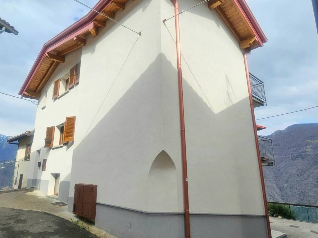 appartamento in vendita ad Algua in zona Sambusita