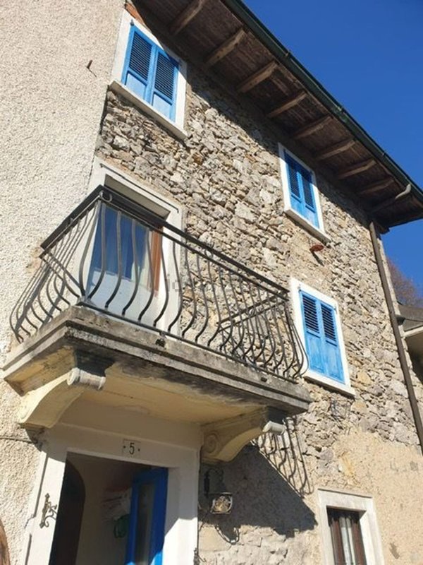 pentavano in vendita ad Algua