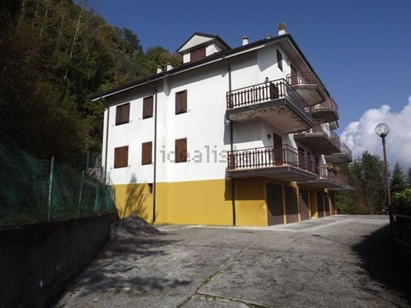 appartamento in vendita ad Algua in zona Sambusita