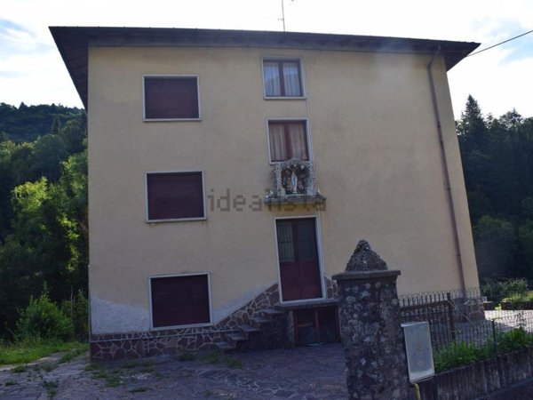 appartamento in vendita ad Algua in zona Frerola