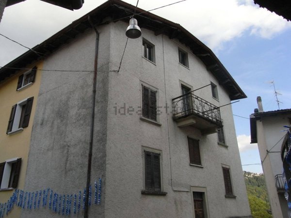 casa indipendente in vendita ad Algua in zona Frerola