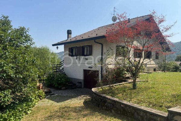 casa indipendente in vendita ad Algua in zona Sambusita