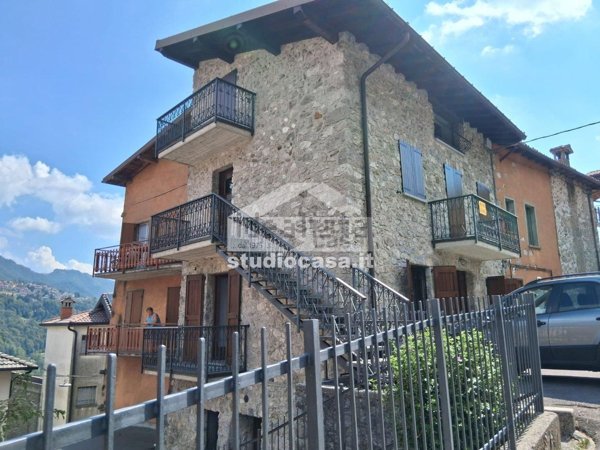 appartamento in vendita ad Algua in zona Frerola
