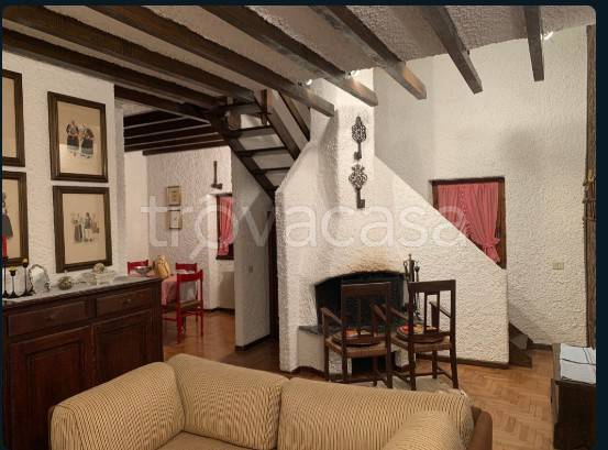 casa indipendente in vendita ad Algua in zona Sambusita