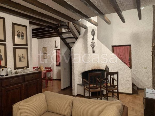 casa indipendente in vendita ad Algua in zona Sambusita